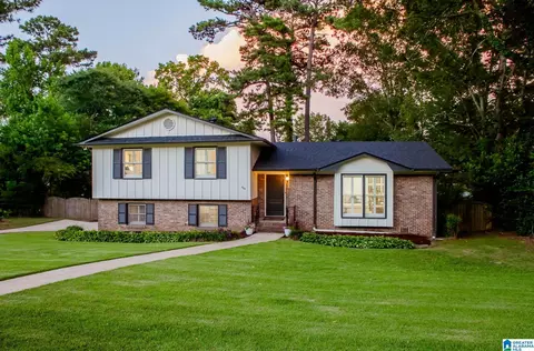605 Twin Branch Dr, Vestavia Hills, AL 35226