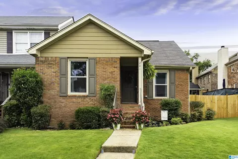 201 Woodbury Dr, Vestavia Hills, AL 35216