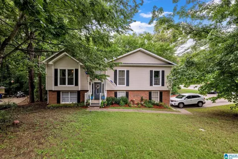 6001 Woodvale Dr, Helena, AL 35080