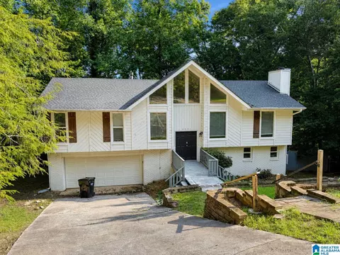 4601 Sylvaner Ln, Hoover, AL 35244