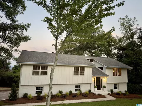 135 Shades Crest Rd, Hoover, AL 35226