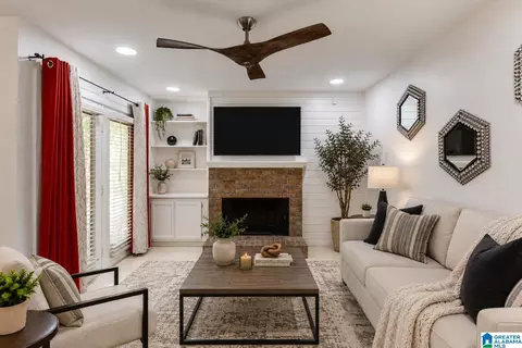 301 Gables Dr #301, Hoover, AL 35244
