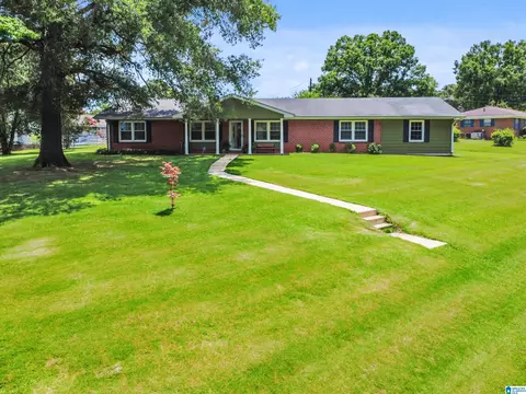 1001 Kingston Dr, Sylacauga, AL 35151