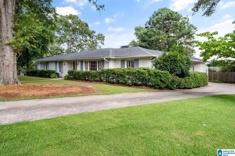 1715 Carovel Cir, Vestavia Hills, AL 35216