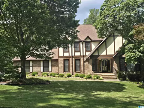 1504 Kestwick Dr, Hoover, AL 35226