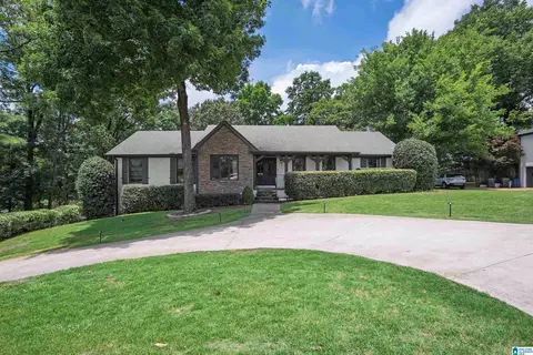 1620 Panorama Dr, Vestavia Hills, AL 35216