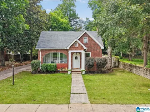 Exterior - 404 2nd Ave S, Clanton, AL 35045 photo 1 of 5