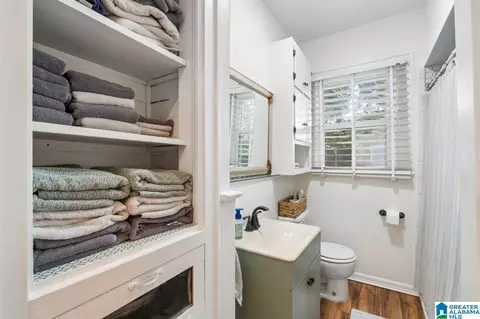Bath - 404 2nd Ave S, Clanton, AL 35045 photo 1 of 2
