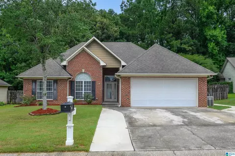 421 Summerchase Dr, Calera, AL 35040