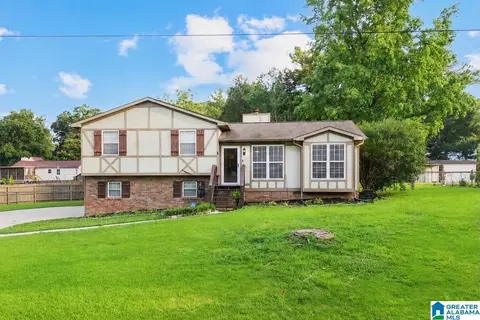 205 Yellowhammer Dr, Alabaster, AL 35007