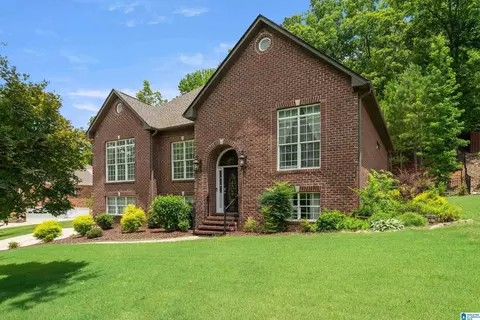 211 Weatherly Club Dr, Alabaster, AL 35007