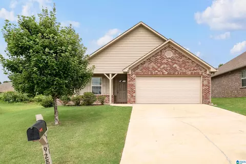 928 Alise Cir, Fultondale, AL 35068
