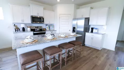 Kitchen - 720 Spruce Cir, Calera, AL 35040 photo 5 of 5