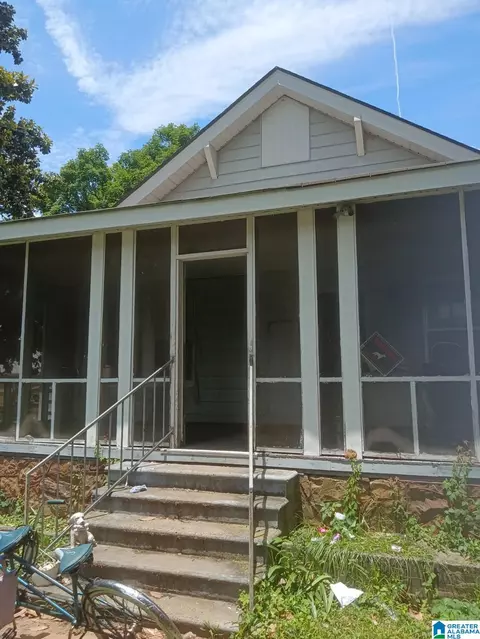 3005 E 13th Ave, Sheffield, AL 35660