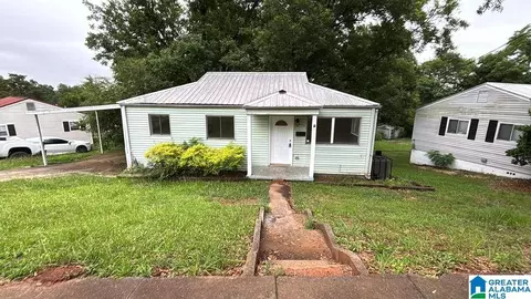 216 Pine St, Hueytown, AL 35023