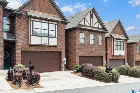 664 Flag Cir, Hoover, AL 35226