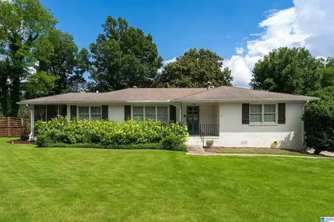 1789 Vestaview Ln, Vestavia Hills, AL 35216
