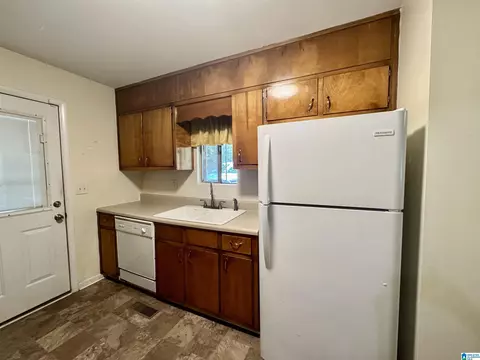 Kitchen - 206 6th St, Warrior, AL 35180 photo 2 of 4