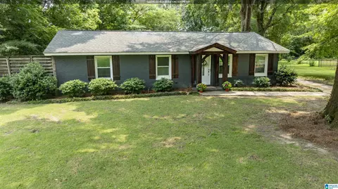 4032 Meadowview Cir, Vestavia, AL 35243
