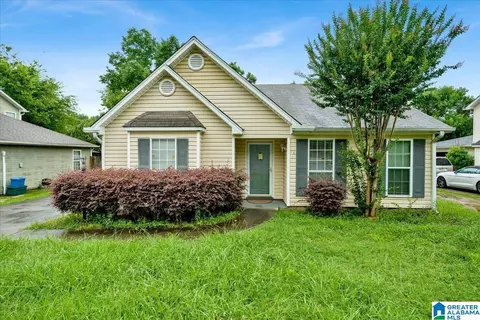 199 Brookhollow Dr, Pelham, AL 35124