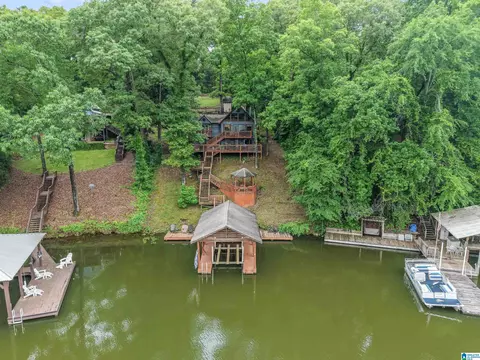 268 S Lakeshore Dr, Talladega, AL 35160