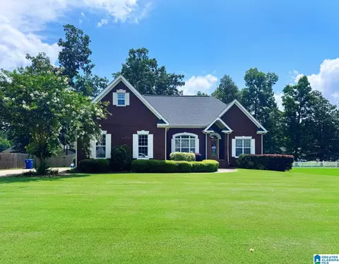 97 Faulkner Dr, Anniston, AL 36207