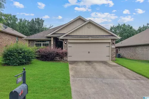 225 Stoney Trl, Maylene, AL 35114