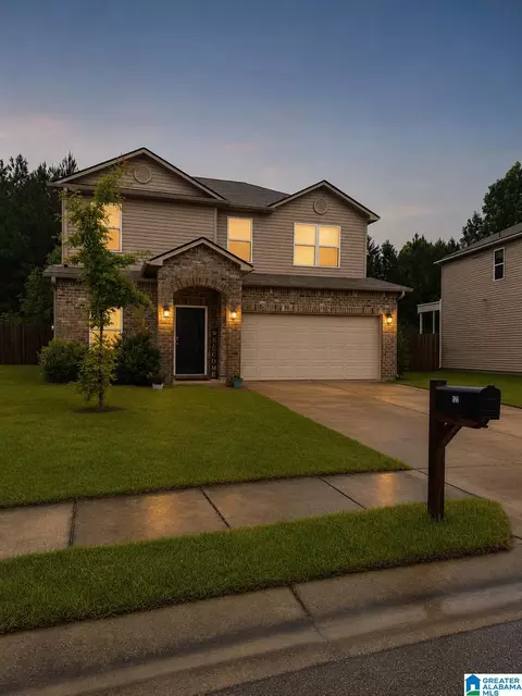 120 Briarfield Ln, Calera, AL 35040