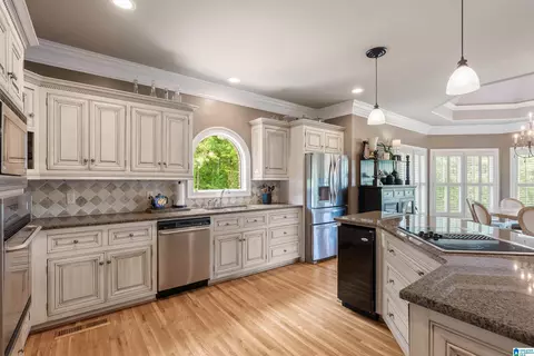 Kitchen - 22786 Eastern Valley Rd, Mc Calla, AL 35111 photo 5 of 6