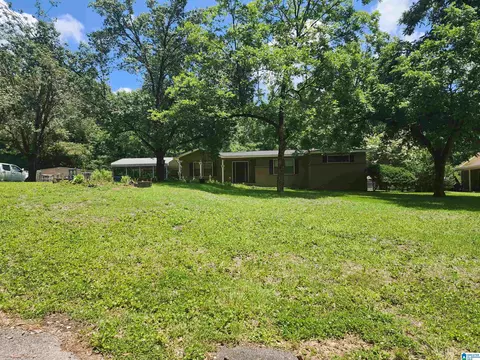 280 Perkins Dr, Talladega, AL 35160