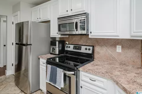 Kitchen - 312 Cromwell, Maylene, AL 35114 photo 2 of 3