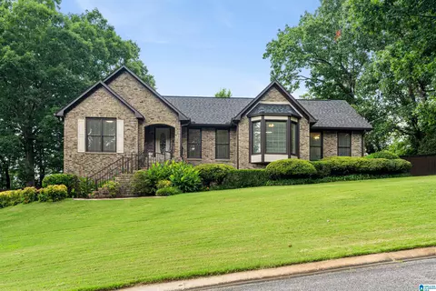 5785 Meadowview Dr, Trussville, AL 35173