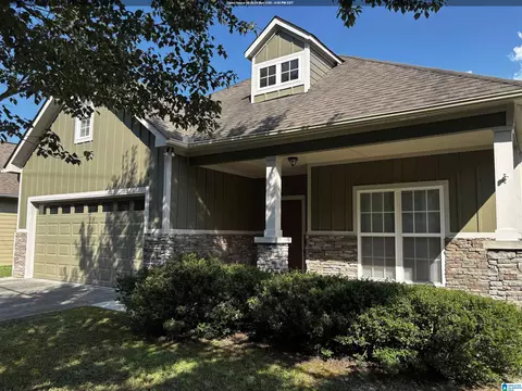 207 Bonnieville Dr, Calera, AL 35040