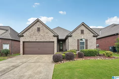 156 Glen Cross Cir, Trussville, AL 35173