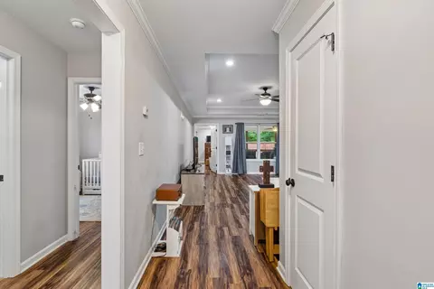 Entry Way - 157 Trinity Ln, Oneonta, AL 35121 photo 1 of 5