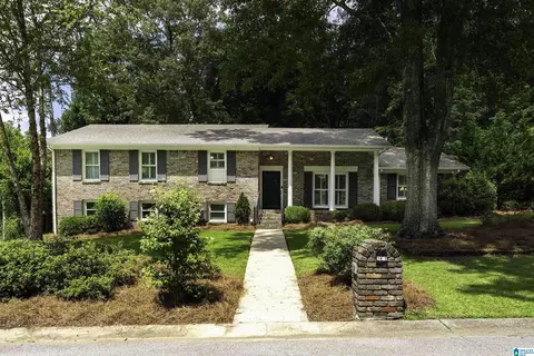 1457 Willoughby Cir, Vestavia Hills, AL 35216