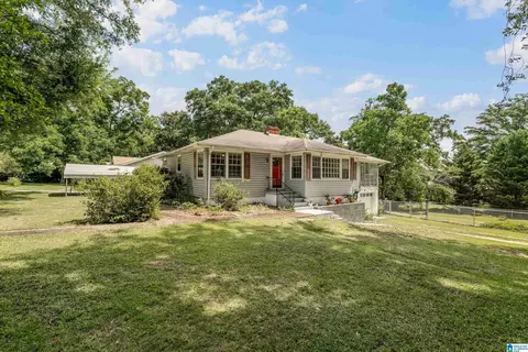 606 4th St SE, Childersburg, AL 35044