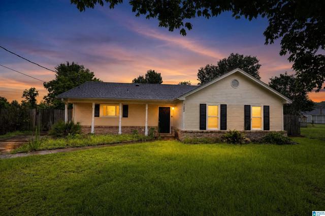 7082 Lakeview Dr, Montgomery, AL 36117