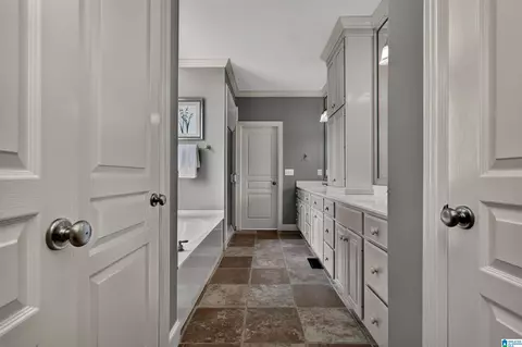 Entry Way - 421 Ramsay Rd, Birmingham, AL 35242 photo 8 of 10