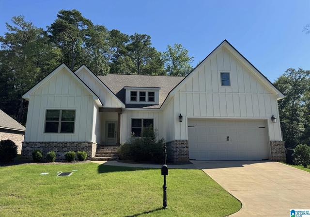 153 Southside Dr, Auburn, AL 36832