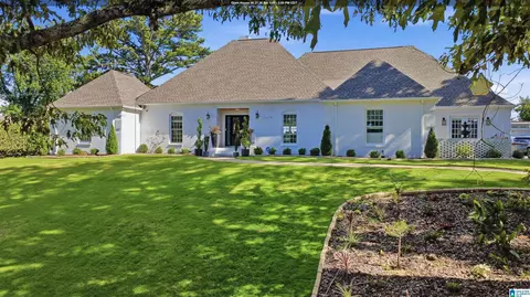 2419 Monte Vista Dr, Vestavia Hills, AL 35216