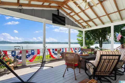 116 Leisure Island Rd, Vincent, AL 35178