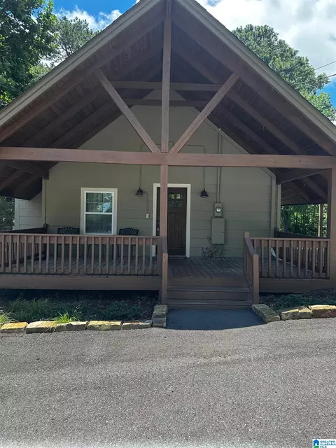 20 Island Lake Ln, Riverside, AL 35135
