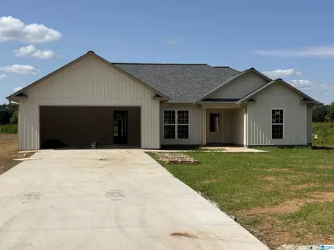55 Shadowgrass Ln, Anniston, AL 36207