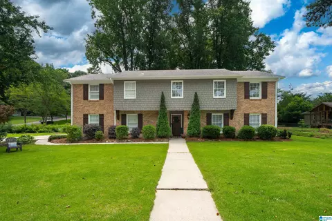 2400 Meadowlark Dr, Hoover, AL 35226
