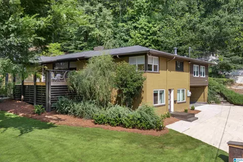 1801 S Lakeshore Dr, Vestavia Hills, AL 35216