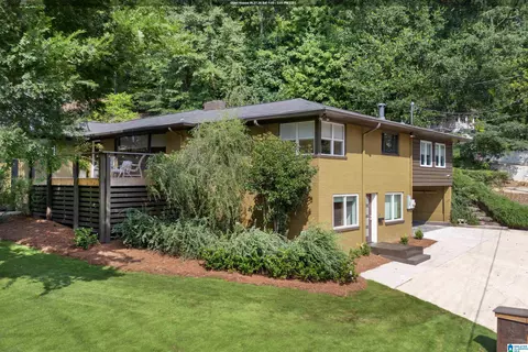 1801 S Lakeshore Dr, Vestavia Hills, AL 35216