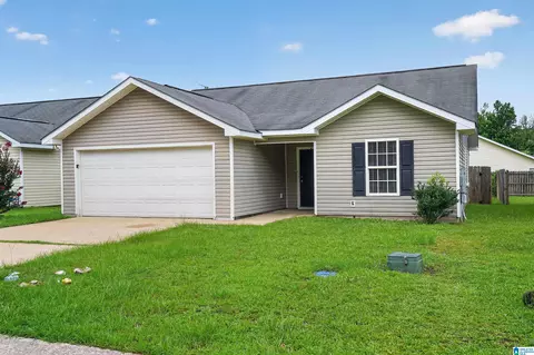 449 Holly Berry Ln, Moundville, AL 35474