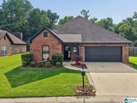 331 Creekside Ln, Pelham, AL 35124