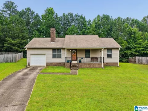 1111 Poplar Cir, Moody, AL 35004